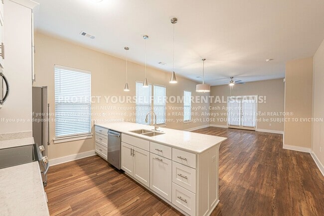 Building Photo - 101 S Hill Ave