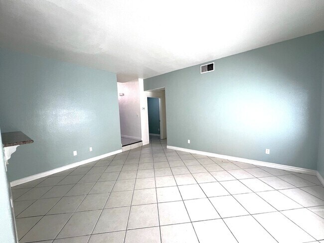 Building Photo - Spacious 4-Bedroom Home with Large Backyard in Moreno Valley
