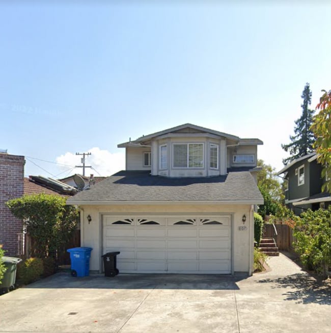 Primary Photo - 807 Roosevelt Ave