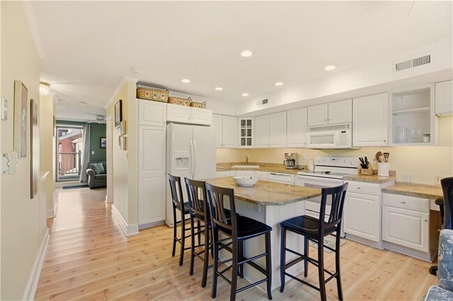 Building Photo - 216 Goddard Row