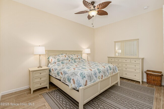 Building Photo - 724 Carlsbad Dr