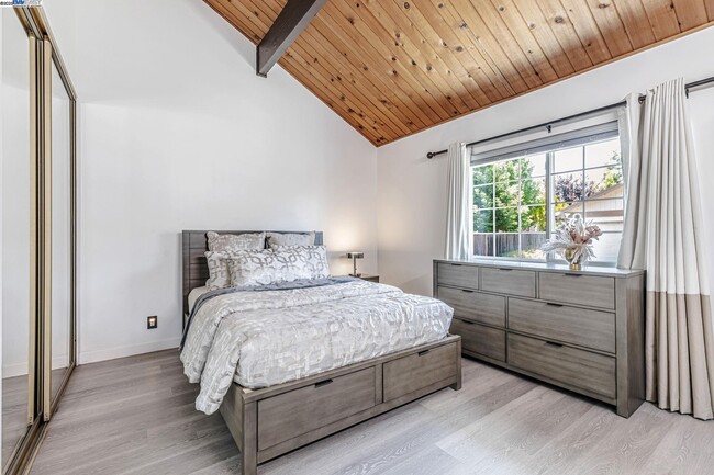 Building Photo - 1835 Cam Estrada