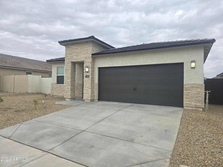 Building Photo - 24050 W Flores Dr