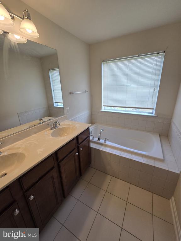 Building Photo - 15311 Pocopson Creek Way