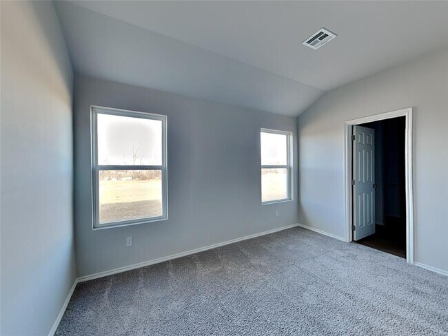 Building Photo - 1033 E Stetson Ln