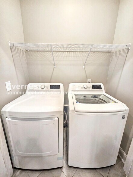 Building Photo - 809 Goswell Dr