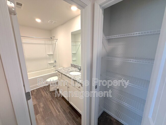 Building Photo - 169 Wellshire Dr