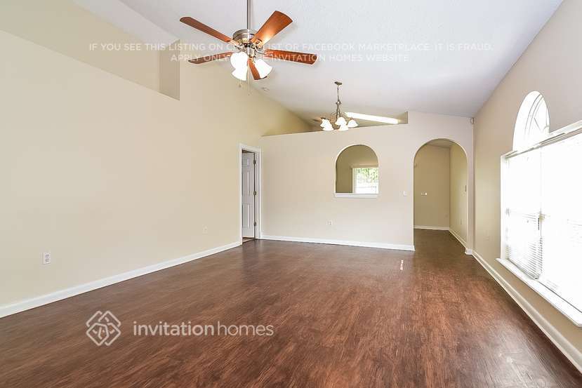 Building Photo - 6304 Calamari Pl