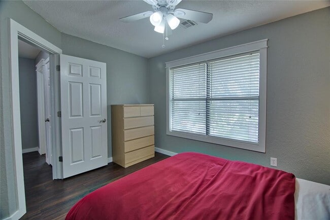 Building Photo - 2924 Canyon Oaks Ct