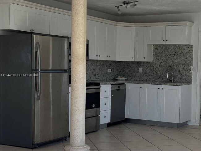 Building Photo - 235 Anne Bonny Dr