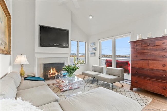 Building Photo - 4 Scofield Pl