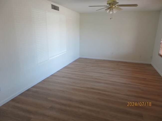 Building Photo - Centrally Located Family Home for Rent