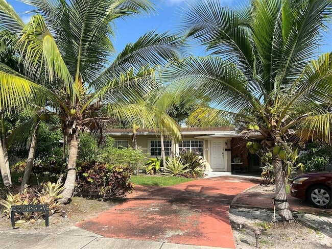 Building Photo - 725 Carolina Ave