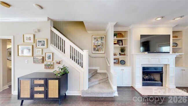 Building Photo - 1009 Park West Dr