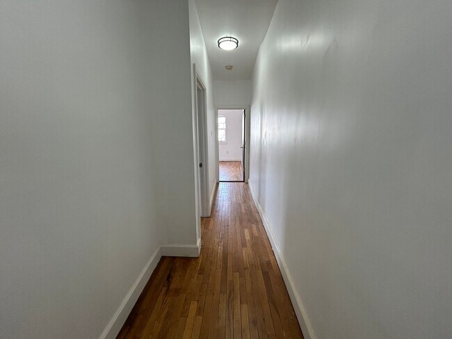Building Photo - 2823 W Girard Ave