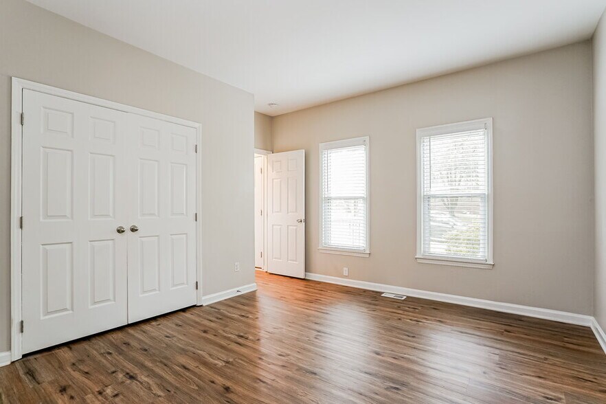 Building Photo - 100 Remington Woods Dr
