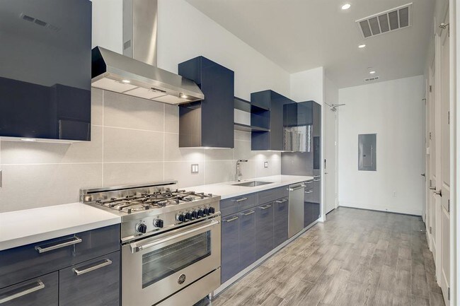 Building Photo - 1211 Caroline St