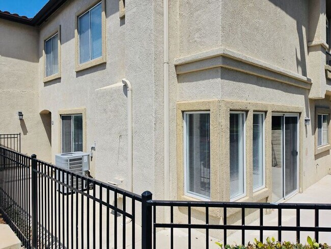 Building Photo - 3 Vellisimo Dr