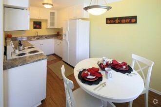 Kitchen - Puente Villa Apartments