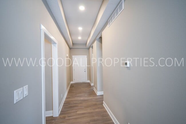 Building Photo - 4-Bedroom Ranch in Clive with Finished Basement & 3-Car Garage!