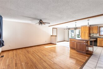 Building Photo - 39 Vermont Pl