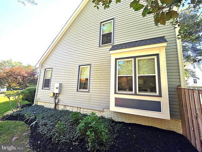 Building Photo - 5270 Ellicott Dr