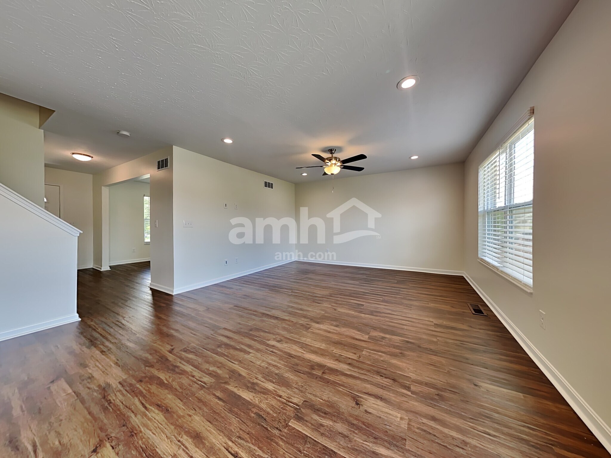 Building Photo - 3260 Blue Springs Dr