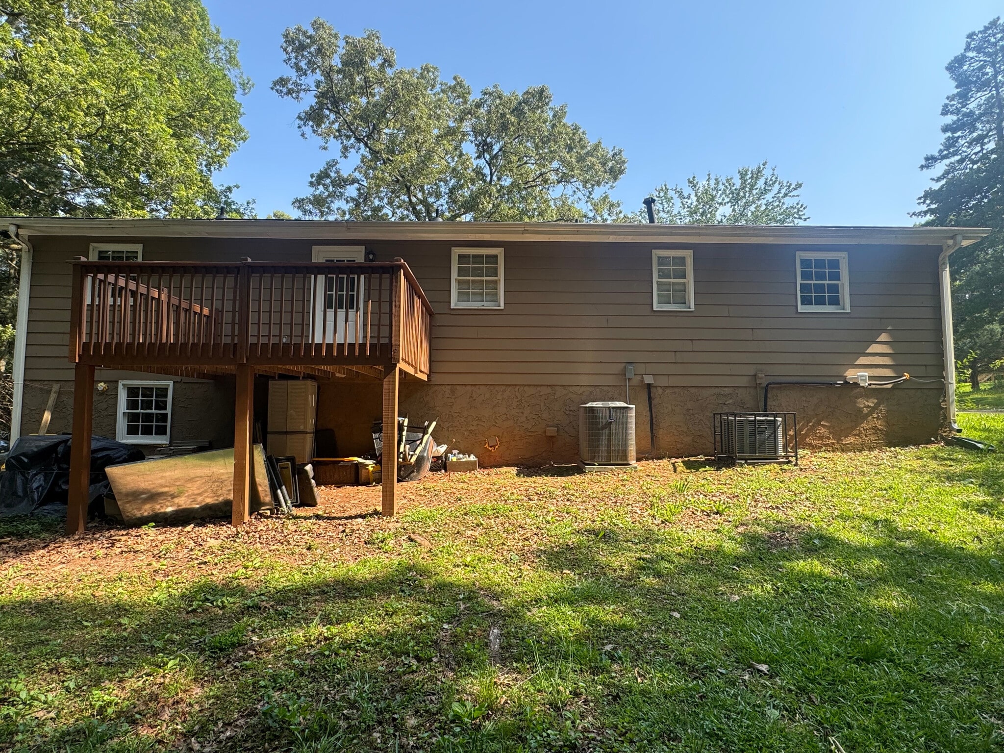 Building Photo - Room in House on Willowbrook Dr