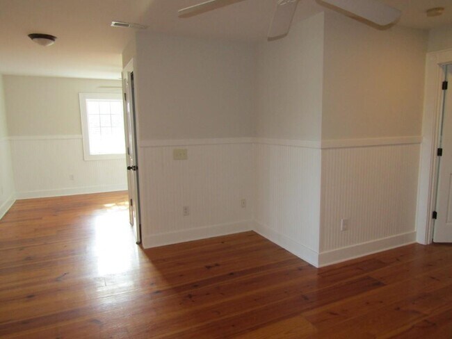 Building Photo - 703 Tradewind Ct