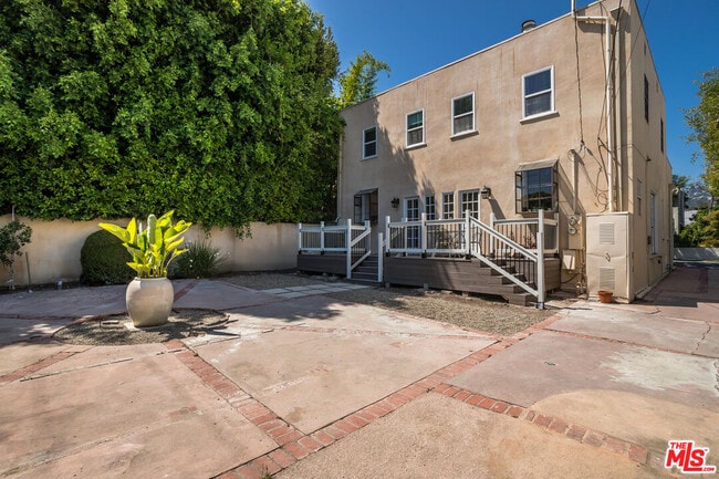Building Photo - 8818 Rangely Ave