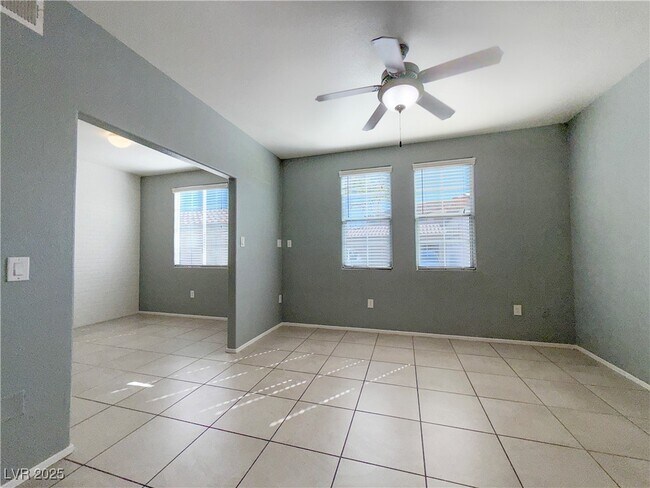 Building Photo - 50 Aura de Blanco St