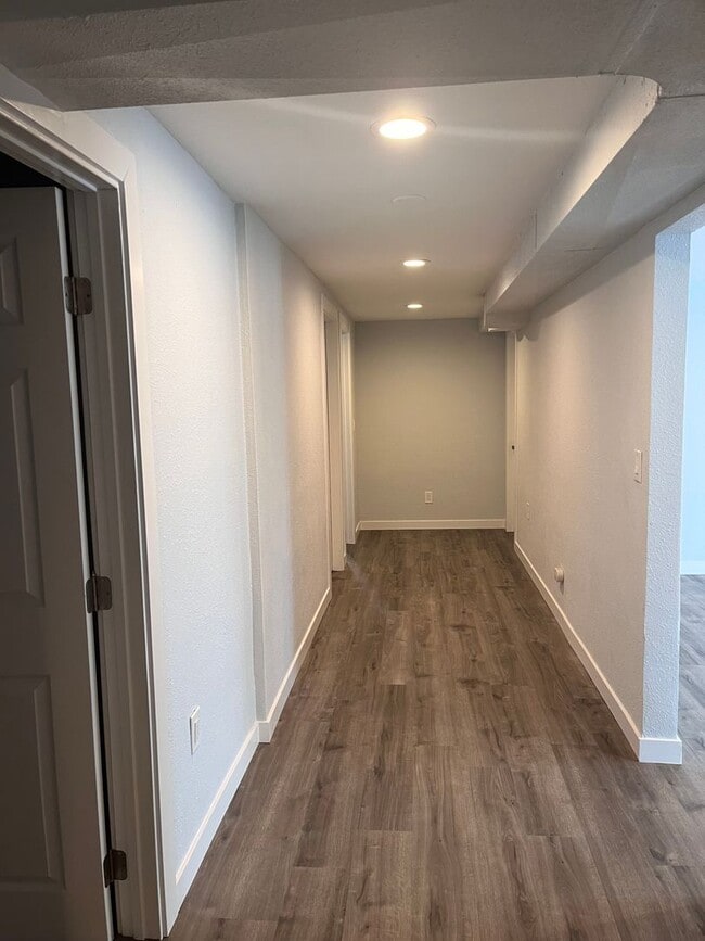 Building Photo - 5622 35th Ave E