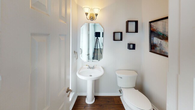 Building Photo - Double Master Townhome in South Park