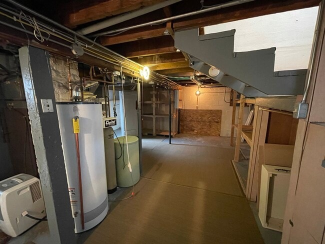 Building Photo - Unique Rental Home