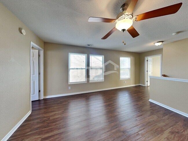 Building Photo - 7927 Newhall Way