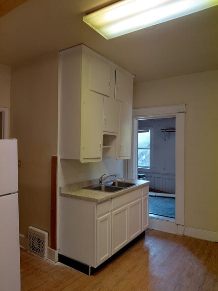 Building Photo - 1205 Paquin St