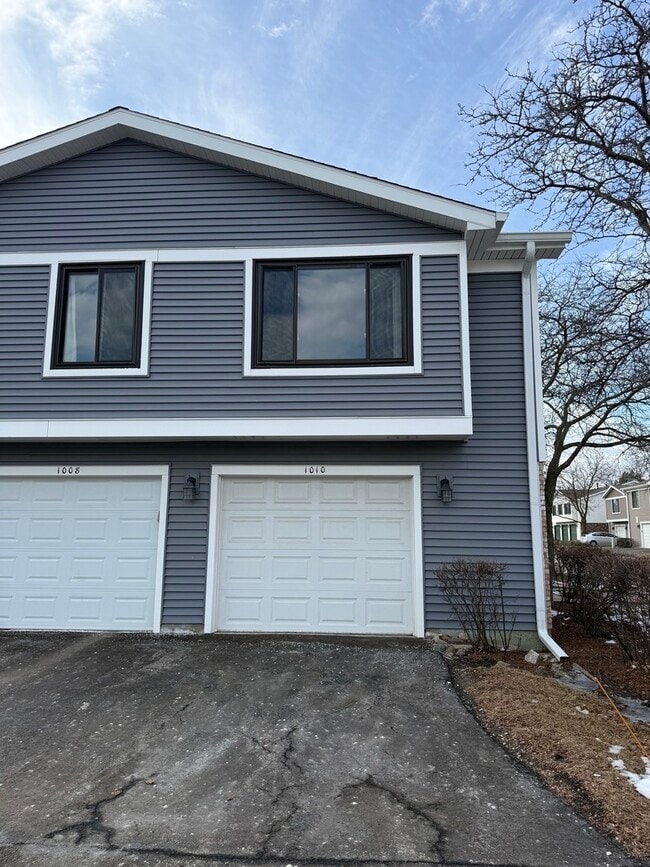 Building Photo - 1010 Hayes Ct