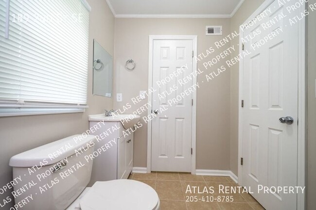 Building Photo - 189 2nd St SE