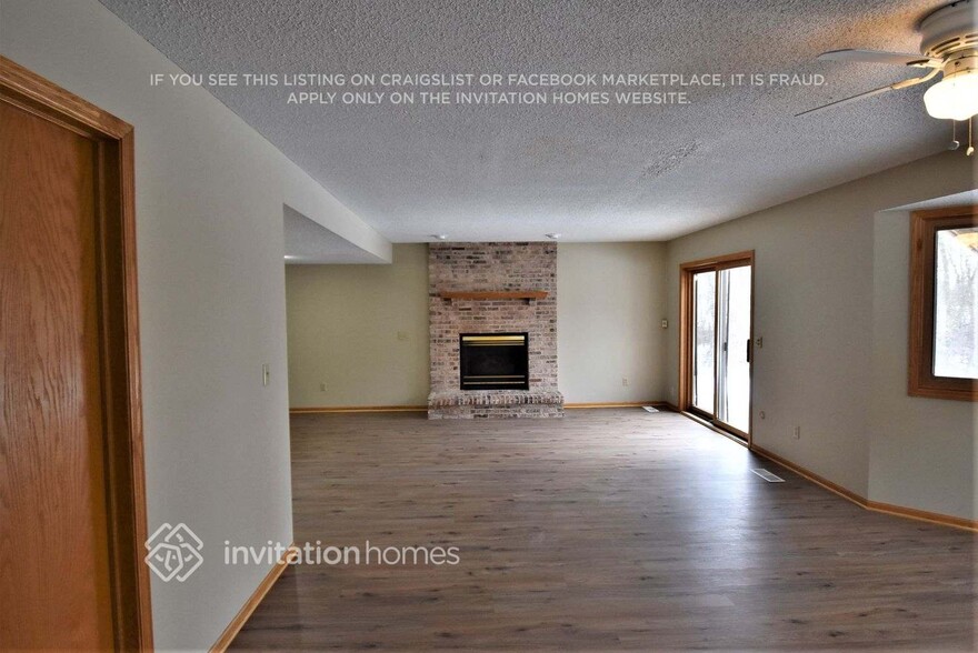 Building Photo - 21020 Floral Bay Dr N