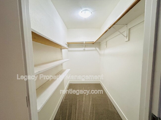 Building Photo - 134 Hartnell Pl