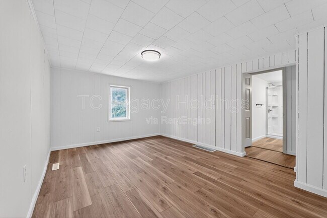Building Photo - 192 Fairmor Dr