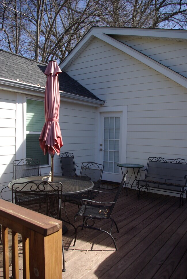 Building Photo - 24 Sevier St