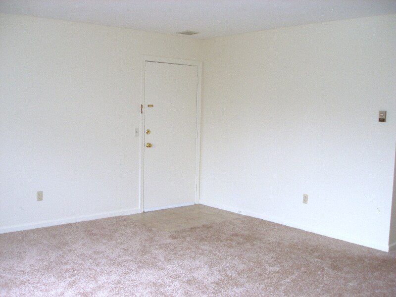 Building Photo - 25 Founders Village