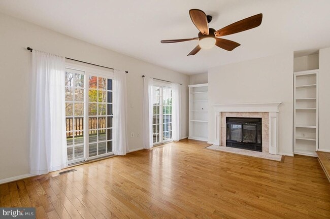 Building Photo - 7393 Swan Point Way