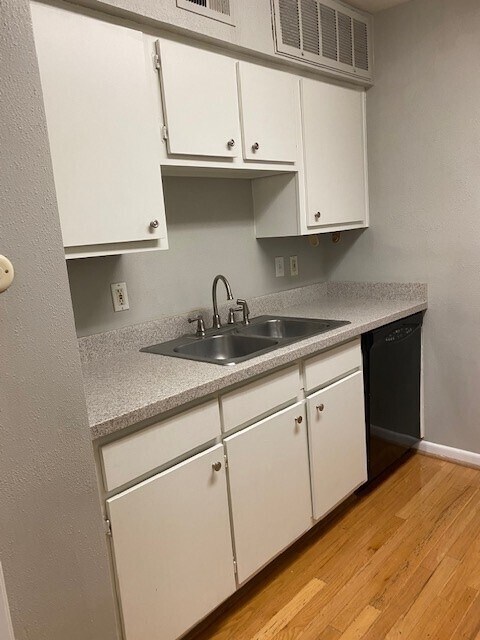 Building Photo - 2250 Bering Dr