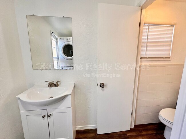 Building Photo - 2537 NW 35th St