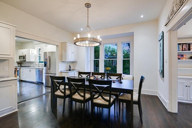 Building Photo - 1402 Windsor Rd