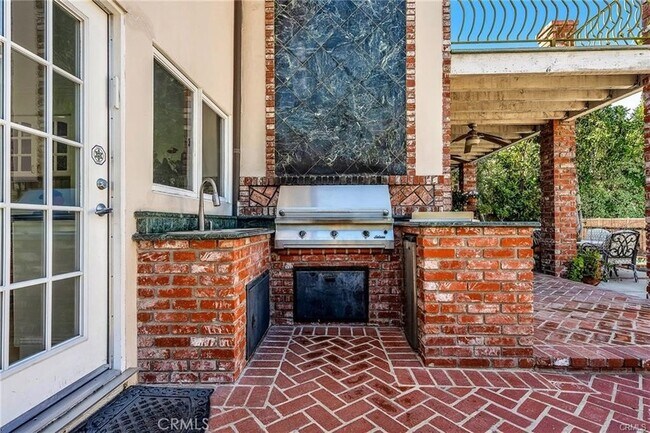 Building Photo - 18423 Linnet St