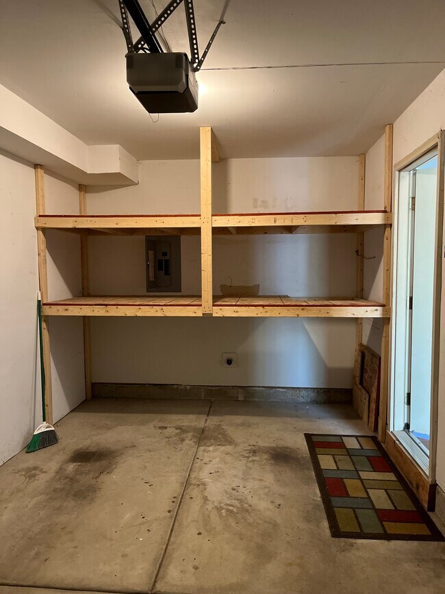 Building Photo - 180 Port Royal Cir