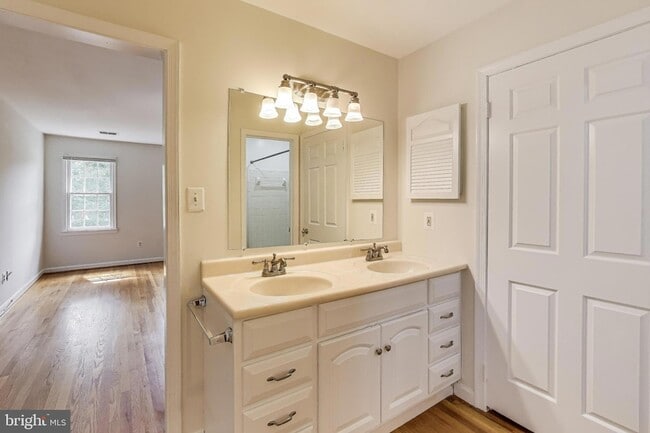 Building Photo - 10323 Snowpine Way